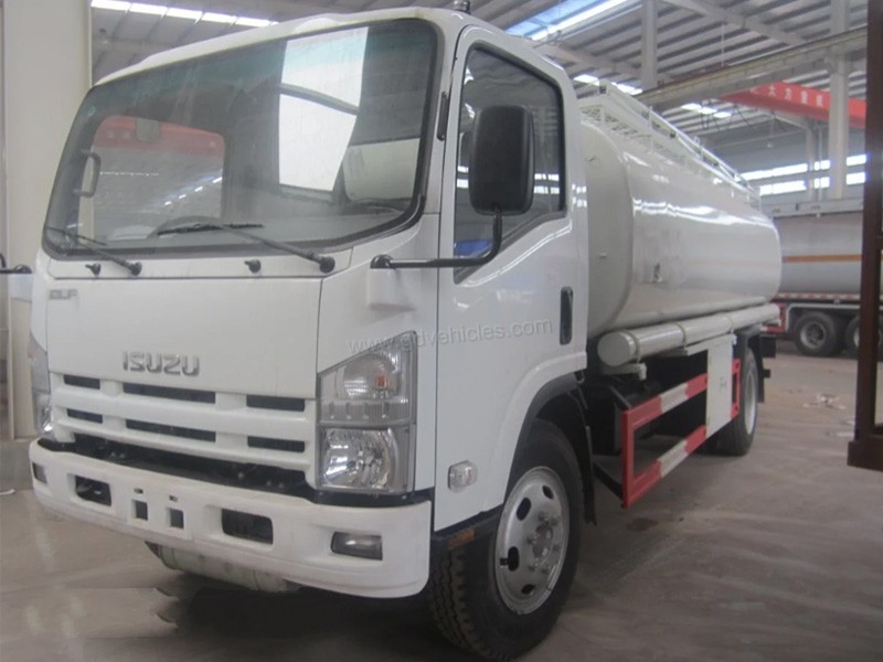 4X2 ISUZU 700P Oil Tank Truck 8000L with Good Quality