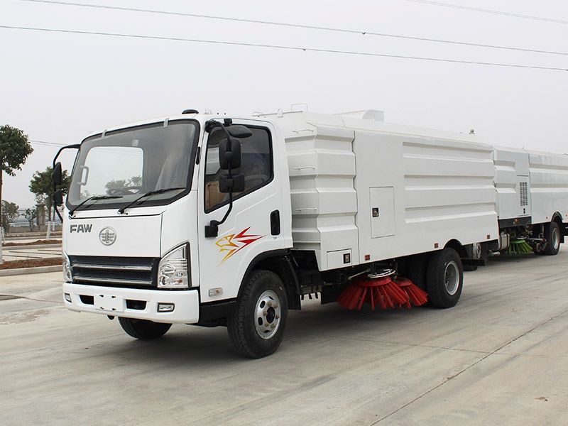 FAW RHD 8000L Road Sweeper Vacuum Cleaner Truck